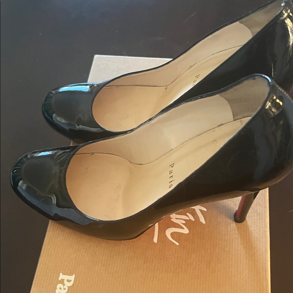 Christian Louboutin Black Patent Leather Heels w/  Red Soles Size 39 EUR 8.5 US.